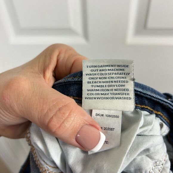 Torrid Women Size 20 Shorts Stretch Rolled Hem Denim Blue Jean Cotton Spandex H4 - Picture 12 of 12